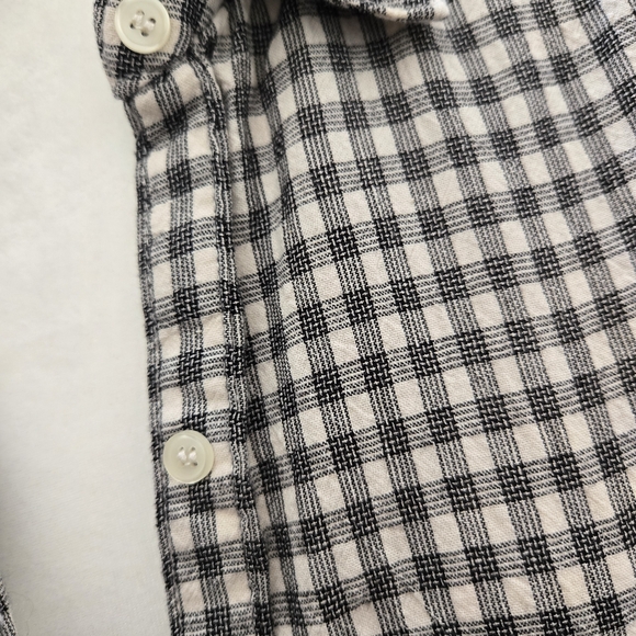 Max Studio Gingham Sleeveless Blouse - Black and White - Picture 4 of 6